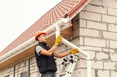 Pose et remplacement de gouttières à Moûtiers